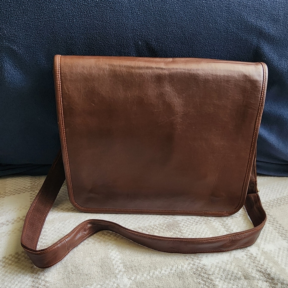 Classic Brown Leather Messenger Bag